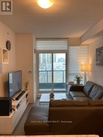 204 - 1486 Bathrust Street, Toronto, ON - Indoor Photo Showing Living Room