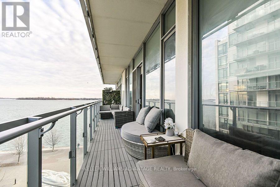 616 - 29 Queens Quay E, Toronto, ON