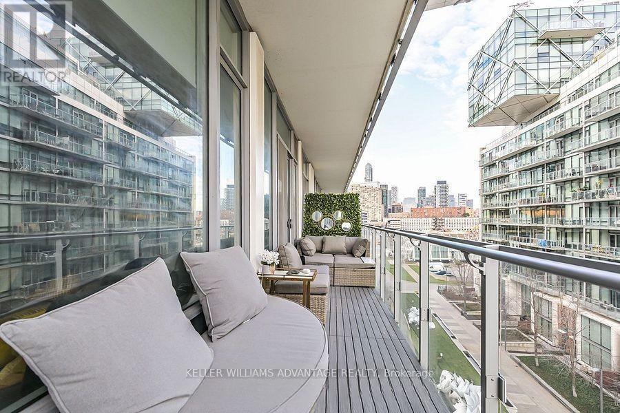 616 - 29 Queens Quay E, Toronto, ON