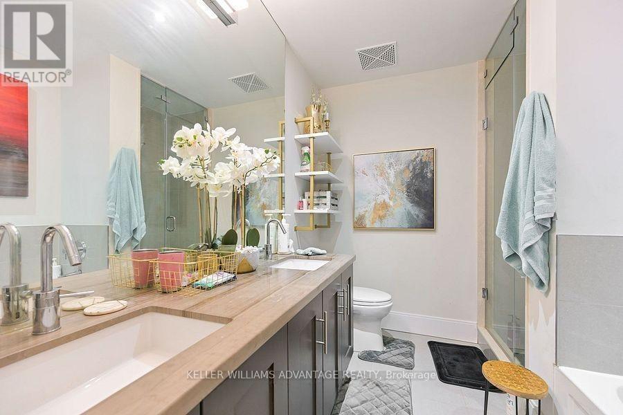 616 - 29 Queens Quay E, Toronto, ON