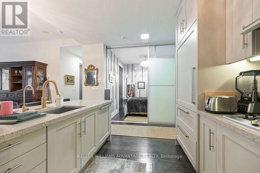 616 - 29 Queens Quay E, Toronto, ON