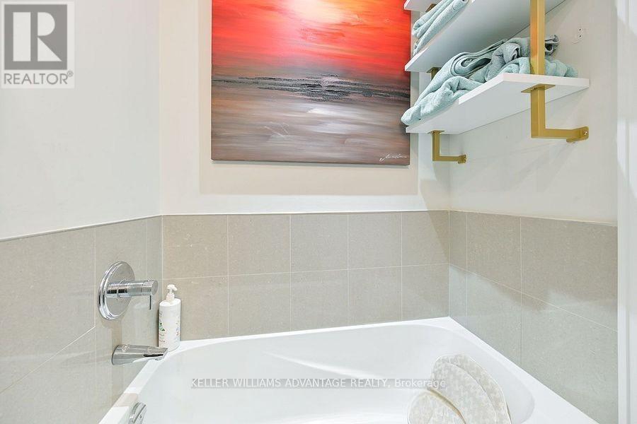 616 - 29 Queens Quay E, Toronto, ON