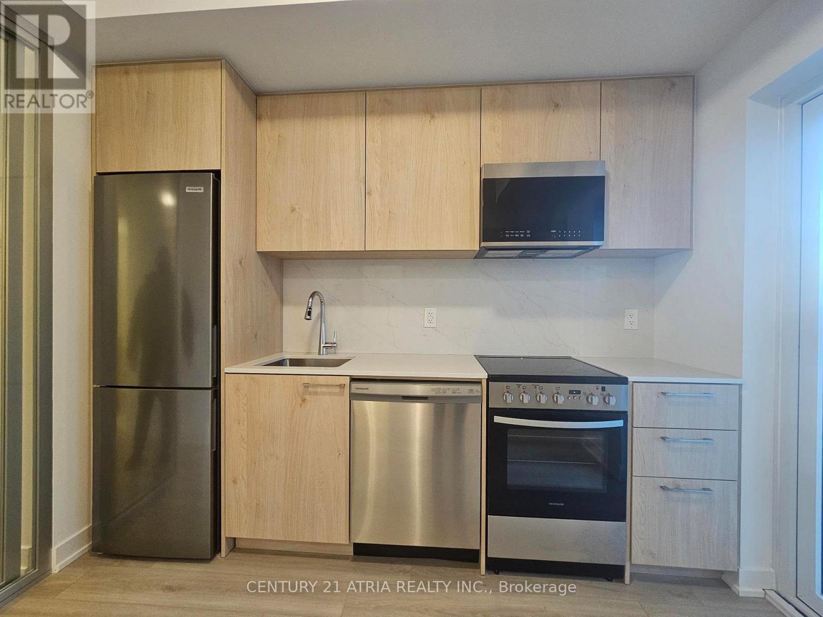 522 - 7439 Kingston Road, Toronto, ON - Indoor Photo Showing Kitchen With Stainless Steel Kitchen