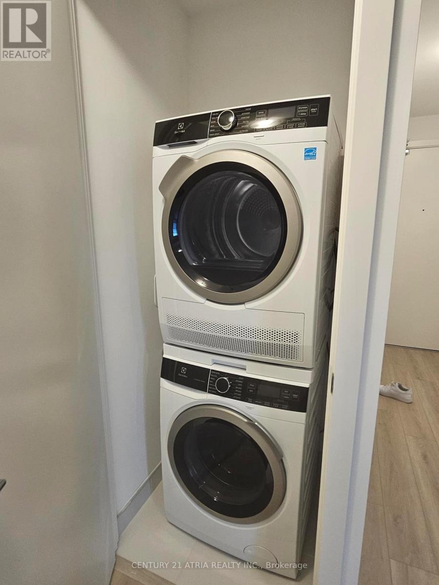 522 - 7439 Kingston Road, Toronto, ON - Indoor Photo Showing Laundry Room