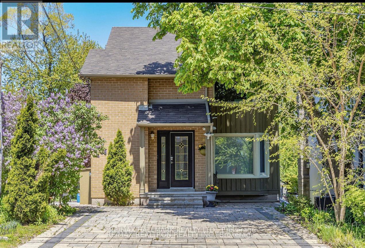 280 Douglas Road, Richmond Hill, ON - Outdoor