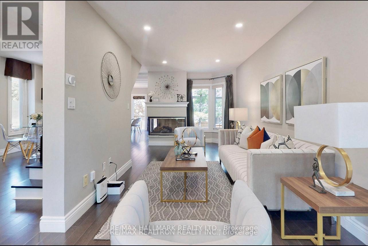 280 Douglas Road, Richmond Hill, ON - Indoor Photo Showing Living Room With Fireplace