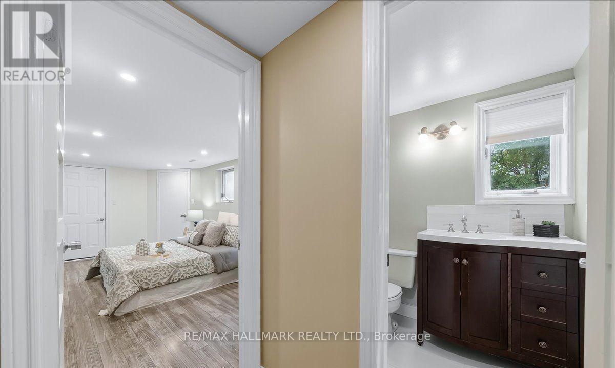 280 Douglas Road, Richmond Hill, ON - Indoor Photo Showing Bathroom
