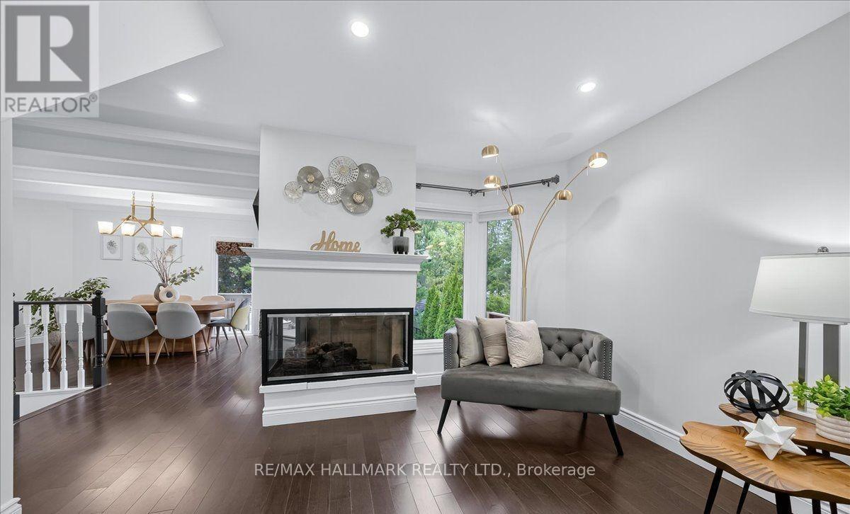 280 Douglas Road, Richmond Hill, ON - Indoor Photo Showing Living Room With Fireplace