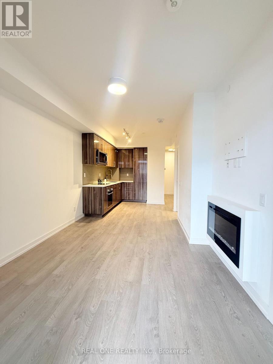 715 - 1 Grandview Avenue, Markham, ON - Indoor Photo Showing Living Room With Fireplace
