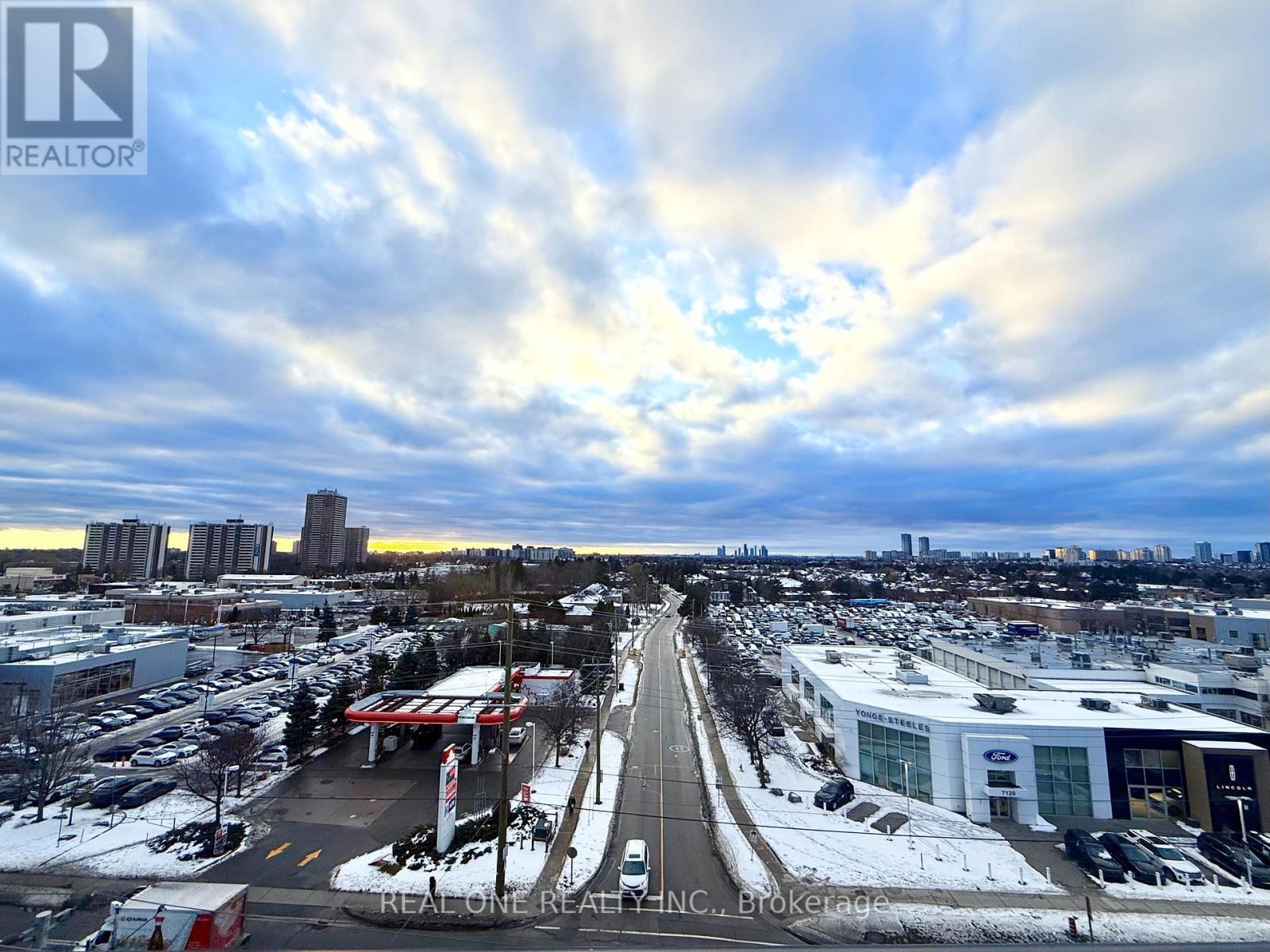 715 - 1 Grandview Avenue, Markham, ON - Outdoor With View