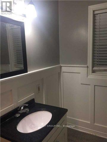 24 Metro Road N, Georgina, ON - Indoor Photo Showing Bathroom