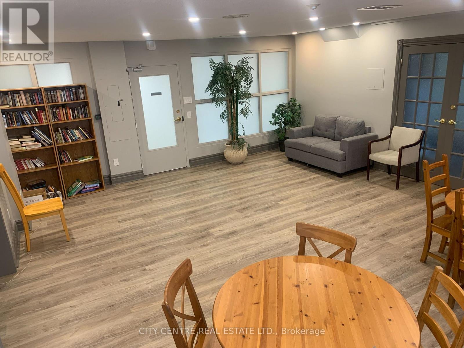 208 - 2900 Battleford Road, Mississauga, ON - Indoor