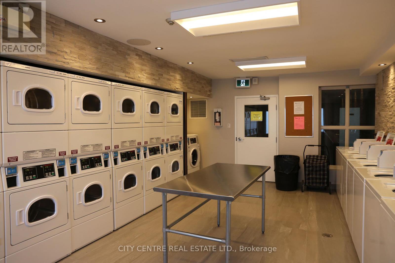 208 - 2900 Battleford Road, Mississauga, ON - Indoor Photo Showing Laundry Room