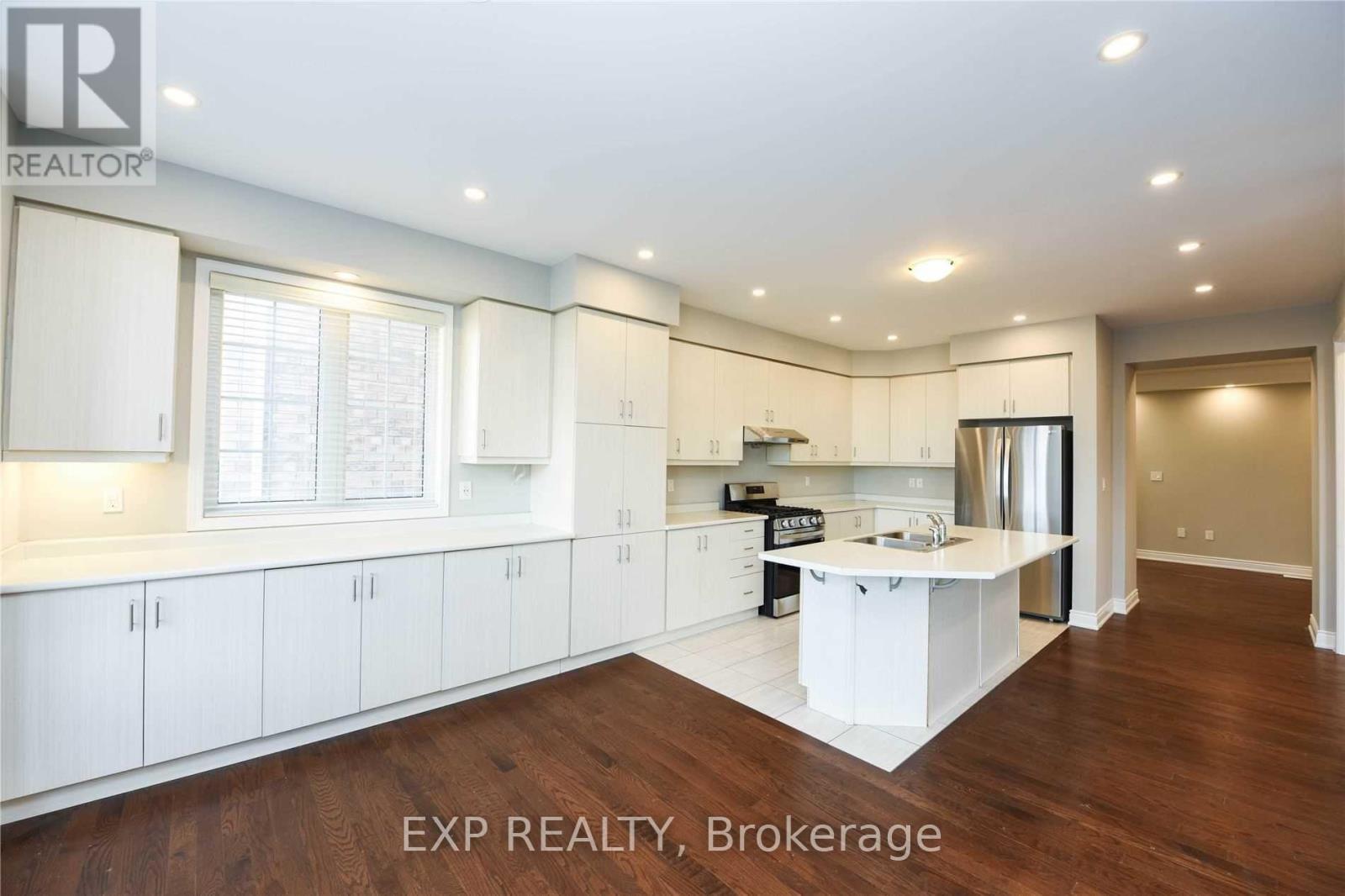 249 Hinton Terrace, Milton, ON - Indoor Photo Showing Kitchen With Upgraded Kitchen