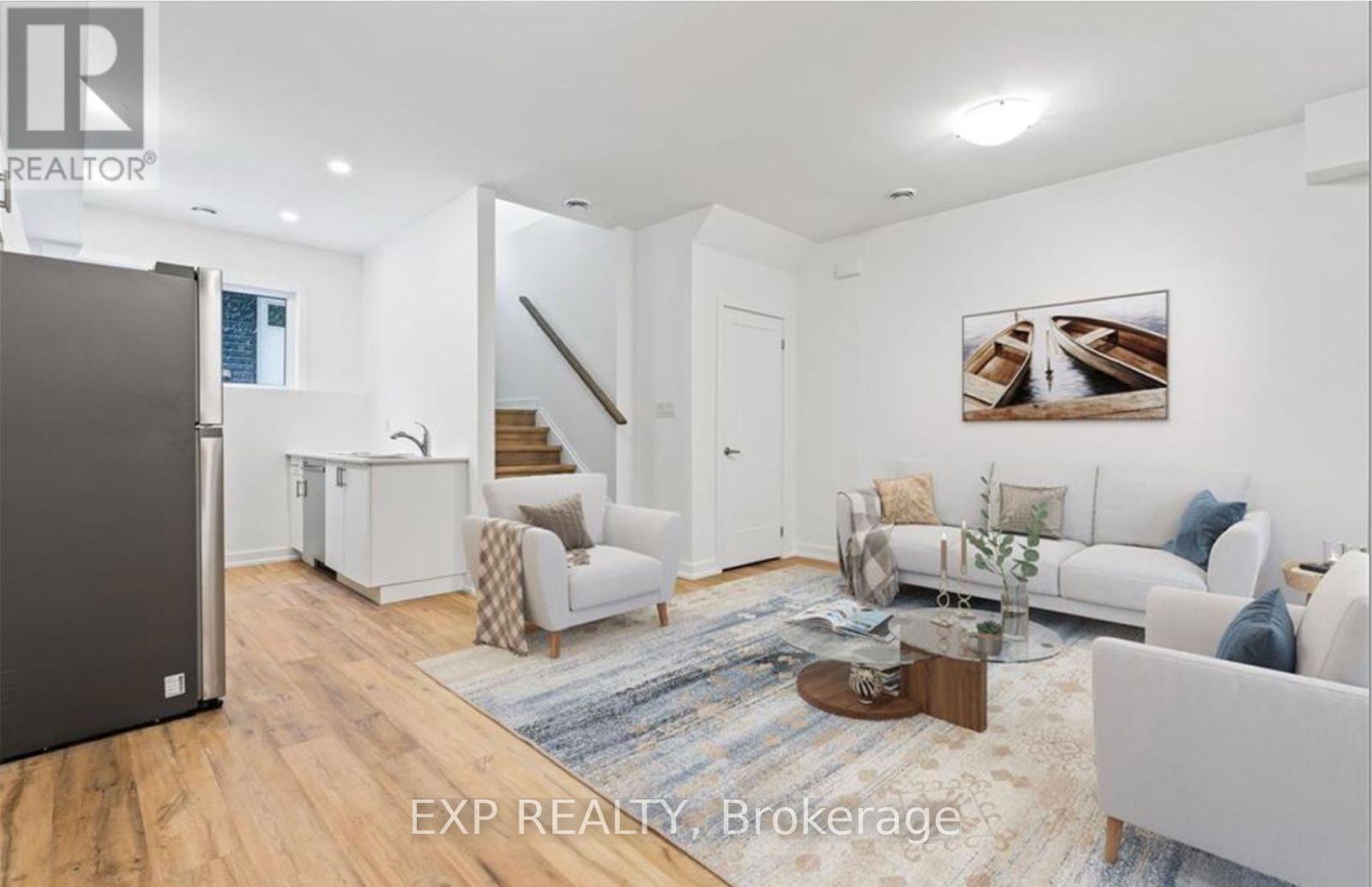 314 - 781 Clare Avenue, Welland, ON - Indoor Photo Showing Living Room