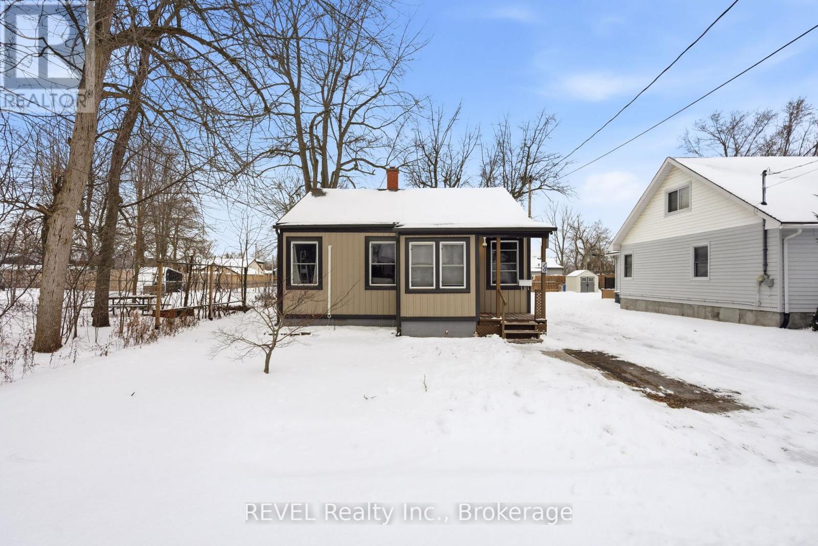18 Kingsmill Street, Fort Erie (Central), ON - Outdoor