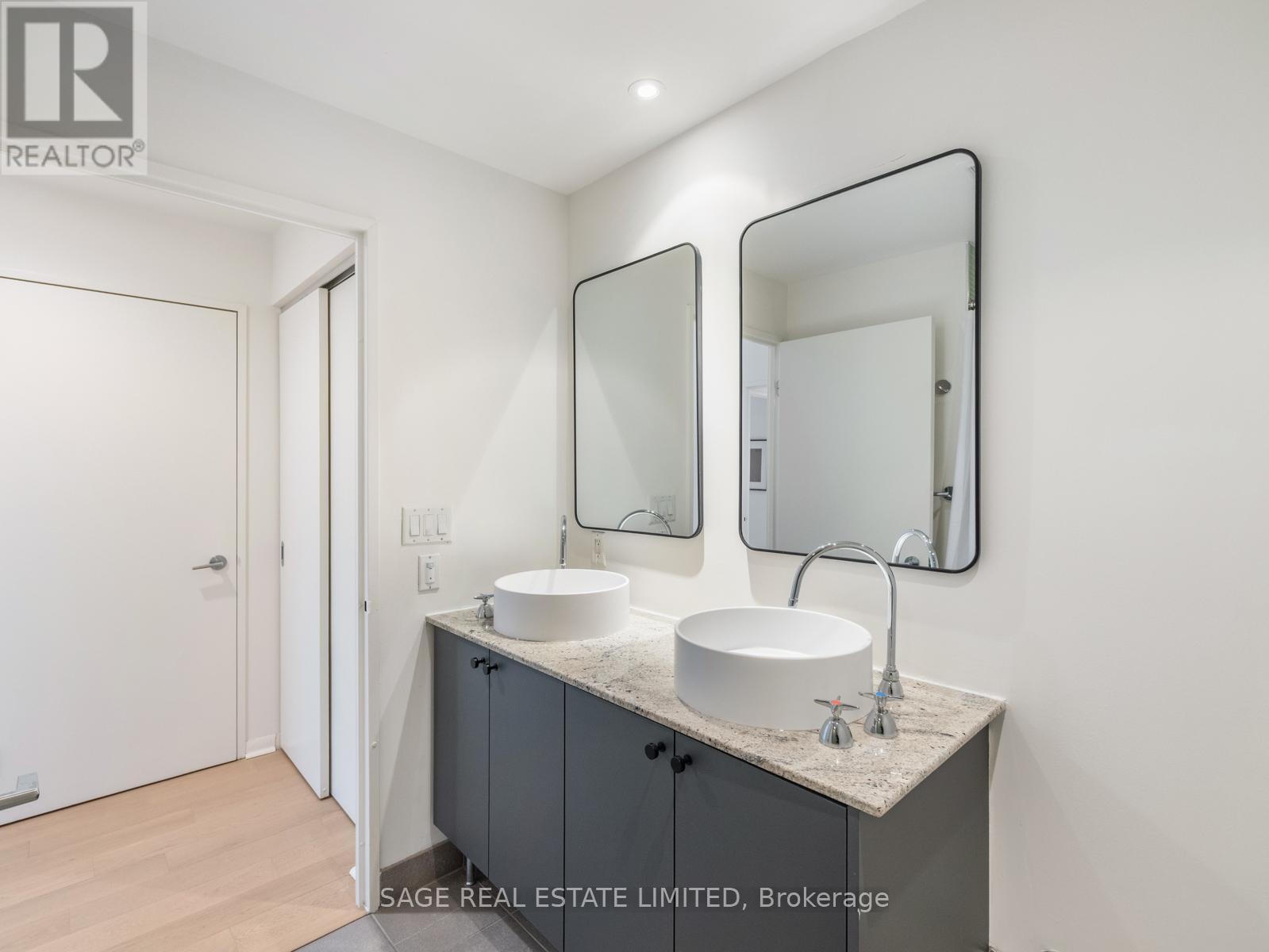 1204 - 333 Adelaide Street E, Toronto, ON - Indoor Photo Showing Bathroom