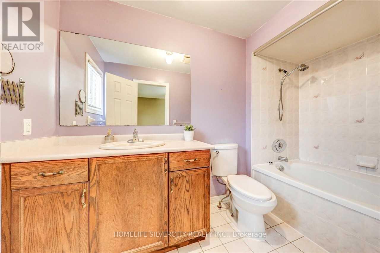 350-A Aylesworth Avenue, Toronto, ON - Indoor Photo Showing Bathroom