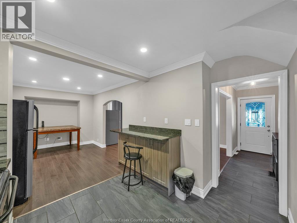 427 Indian, Windsor, ON - Indoor Photo Showing Other Room