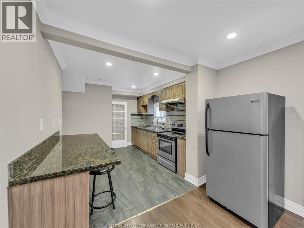 427 Indian, Windsor, ON - Indoor Photo Showing Kitchen