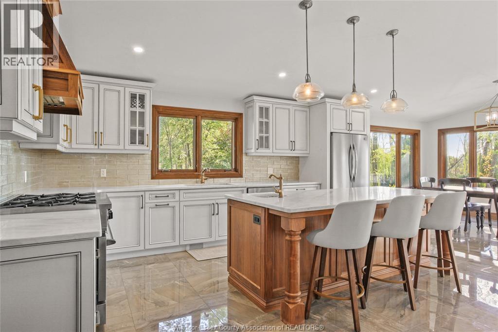 5938 Concession 5 North, Amherstburg, ON - Indoor Photo Showing Kitchen With Upgraded Kitchen