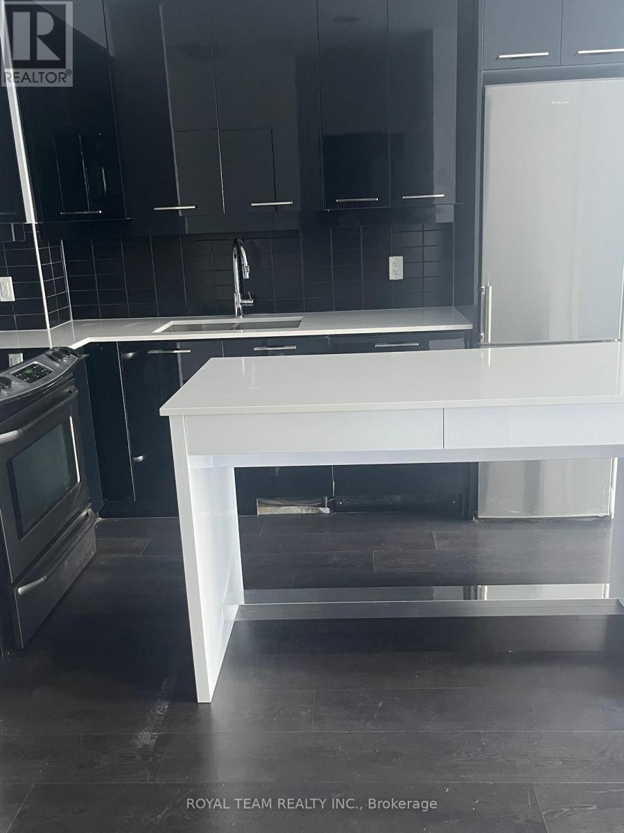 519 - 9471 Yonge Street, Richmond Hill, ON - Indoor Photo Showing Kitchen