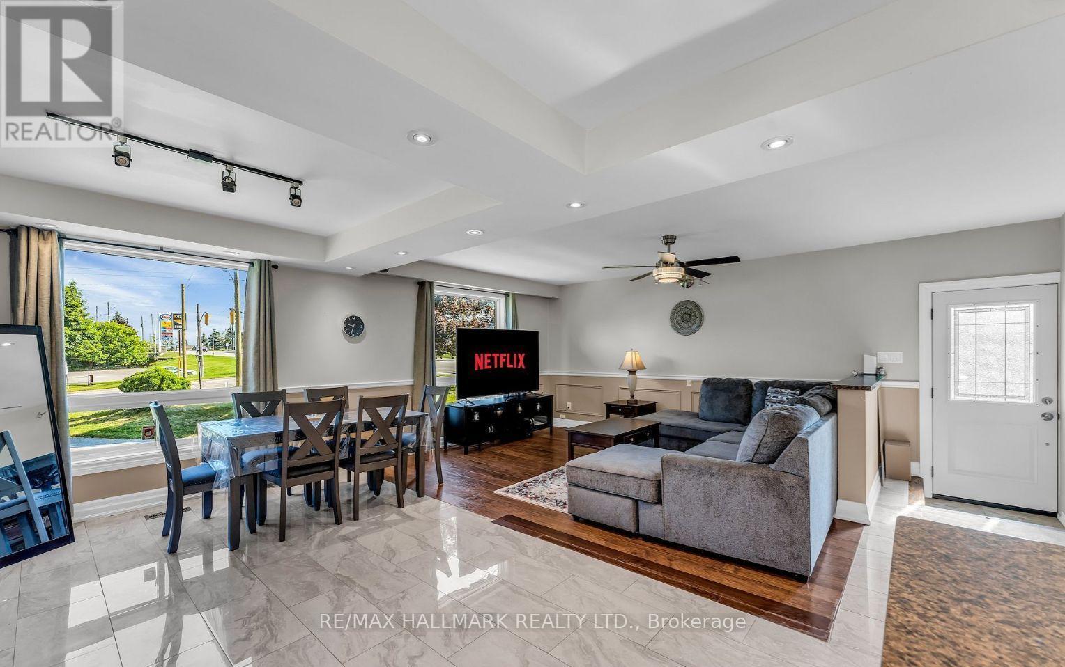 1060 Elgin Street, Newmarket, ON - Indoor