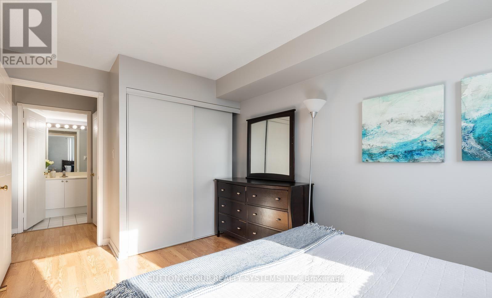 1805 - 135 Hillcrest Avenue, Mississauga, ON - Indoor Photo Showing Bedroom