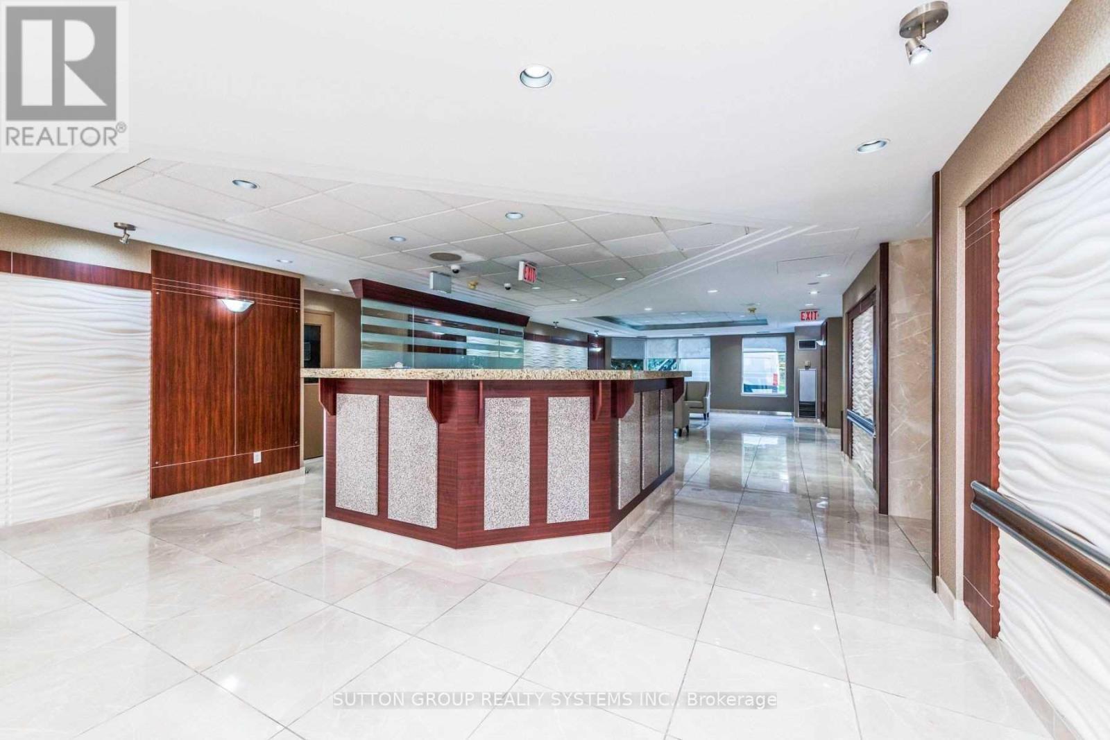 1805 - 135 Hillcrest Avenue, Mississauga, ON - Indoor Photo Showing Other Room