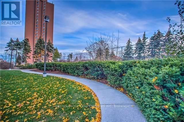 1805 - 135 Hillcrest Avenue, Mississauga, ON - Outdoor