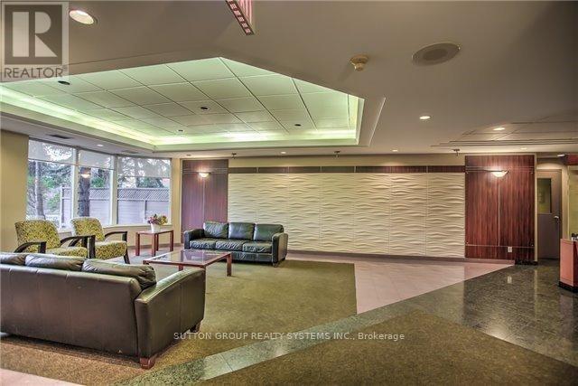 1805 - 135 Hillcrest Avenue, Mississauga, ON - Indoor Photo Showing Other Room