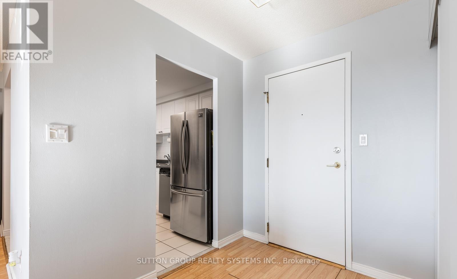 1805 - 135 Hillcrest Avenue, Mississauga, ON - Indoor Photo Showing Other Room