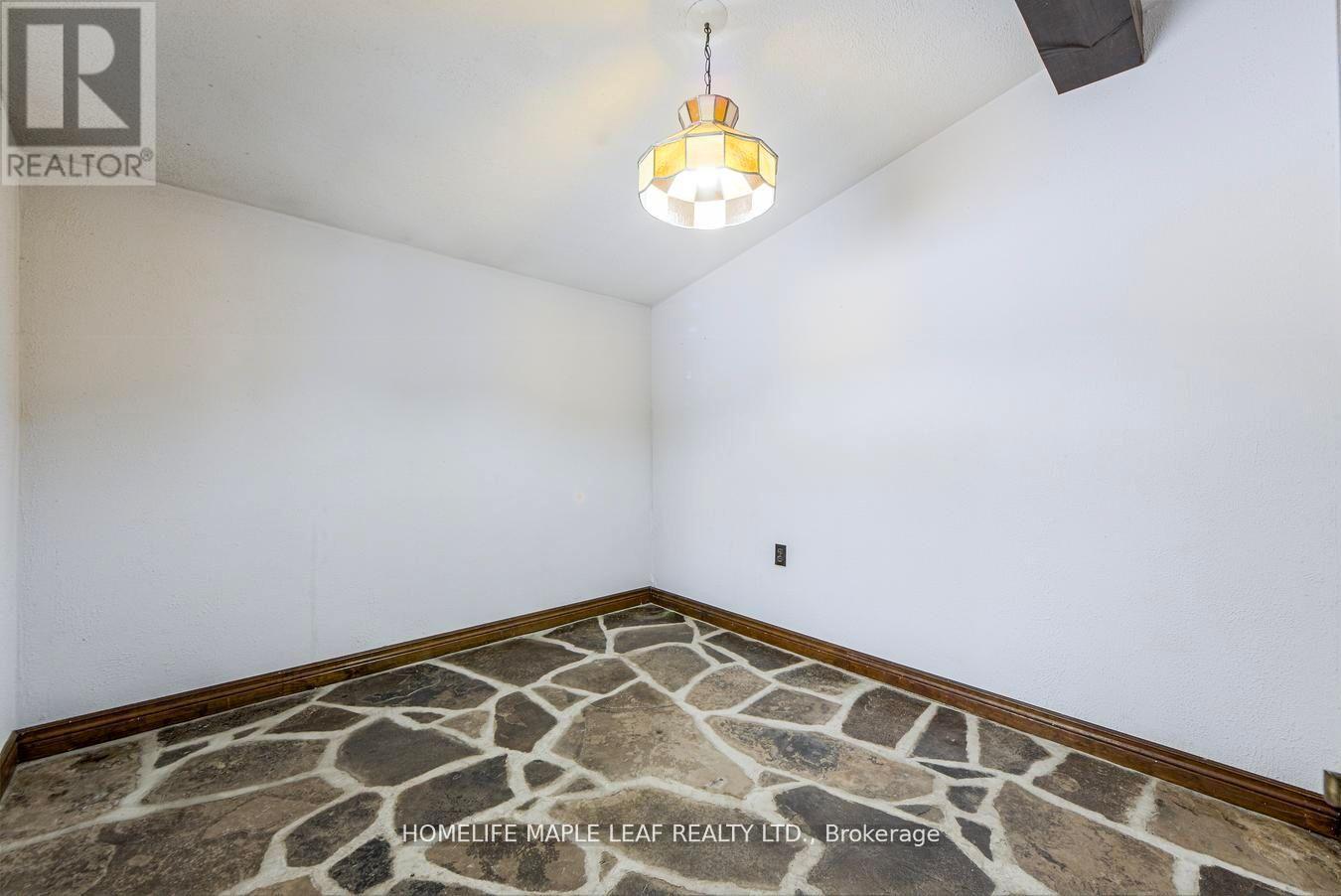 253048 9Th Line, Amaranth, ON - Indoor Photo Showing Other Room