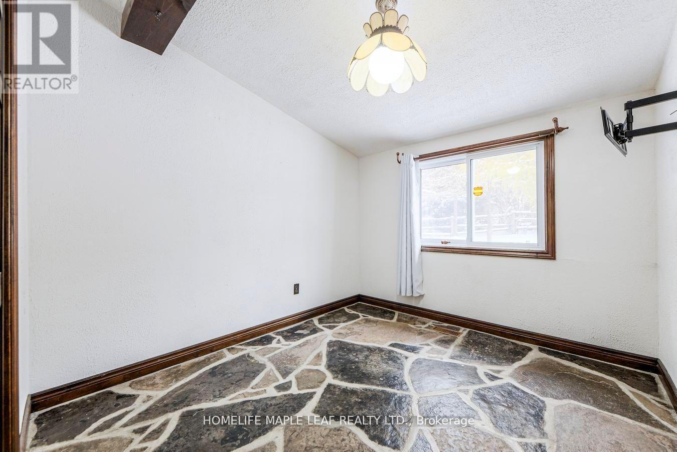 253048 9Th Line, Amaranth, ON - Indoor Photo Showing Other Room