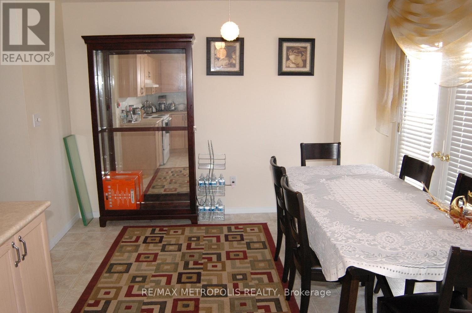 C17 - 619 Wild Ginger Avenue, Waterloo, ON - Indoor Photo Showing Dining Room