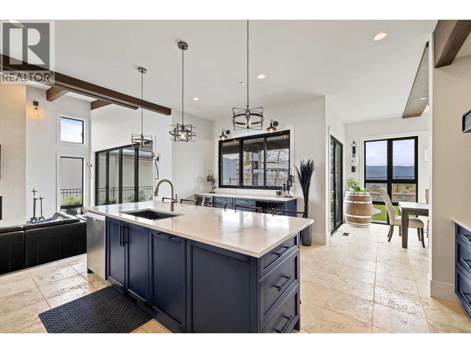 9532 Benchland Drive, Lake Country, BC - Indoor Photo Showing Kitchen With Upgraded Kitchen