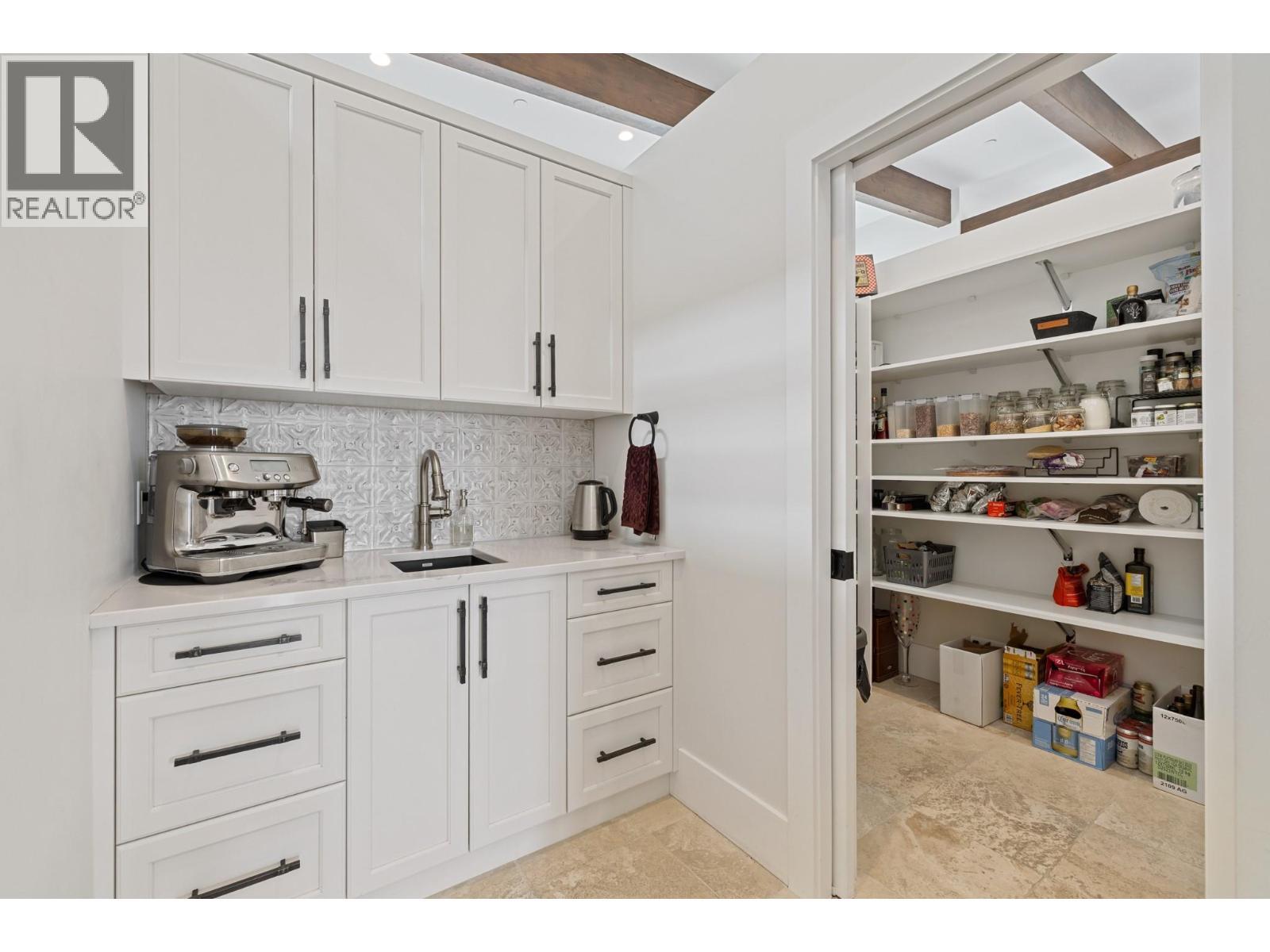 9532 Benchland Drive, Lake Country, BC - Indoor