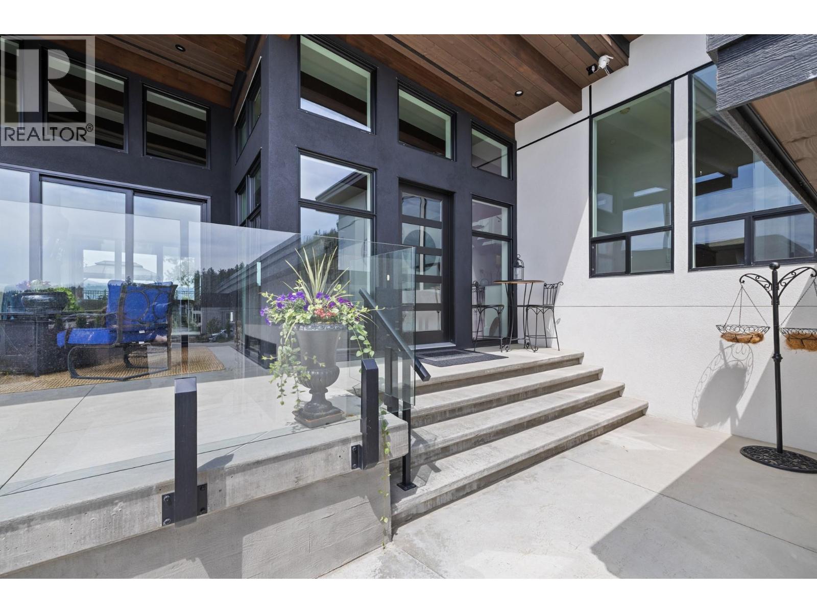 9532 Benchland Drive, Lake Country, BC - Outdoor