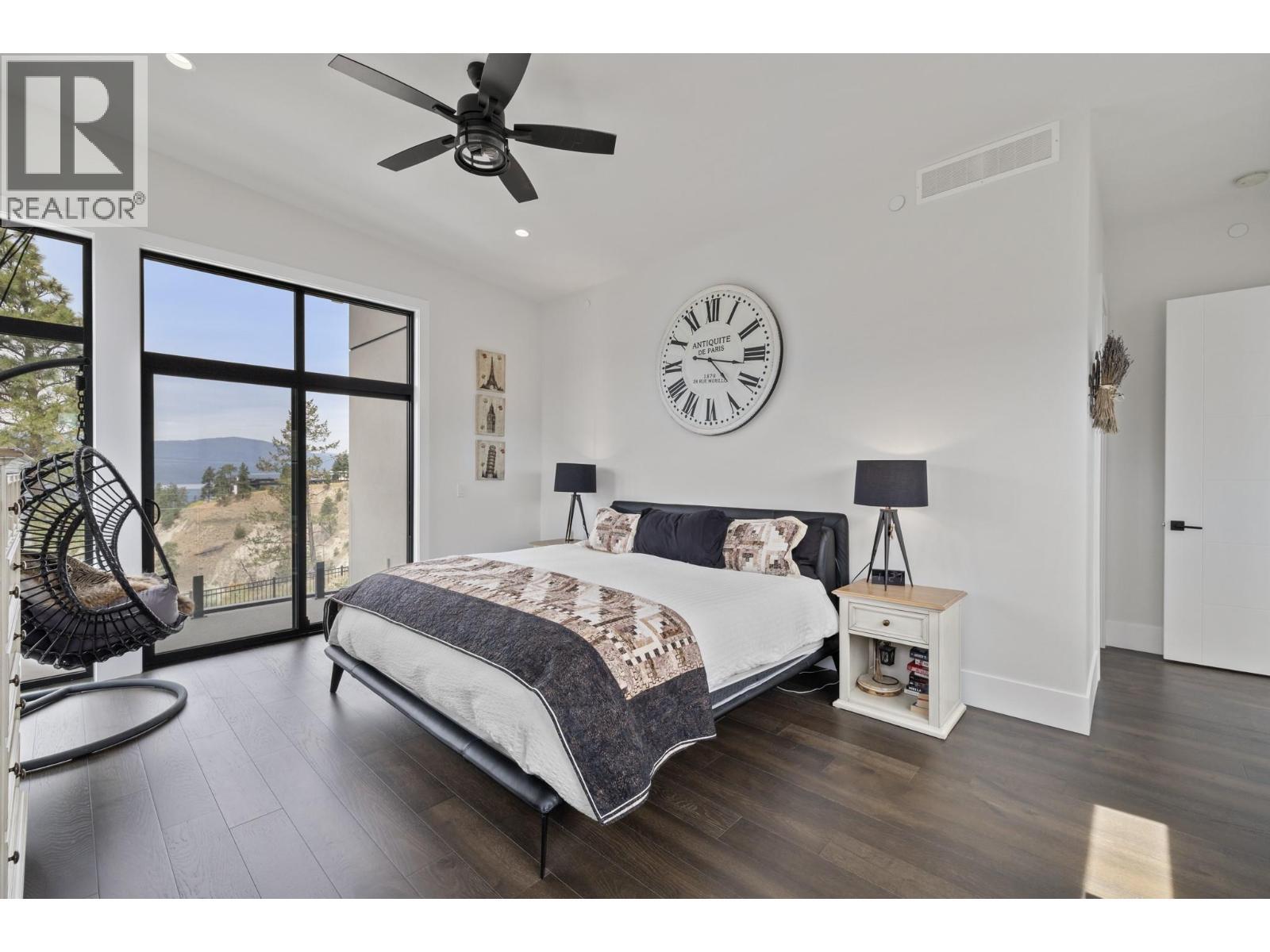 9532 Benchland Drive, Lake Country, BC - Indoor Photo Showing Bedroom