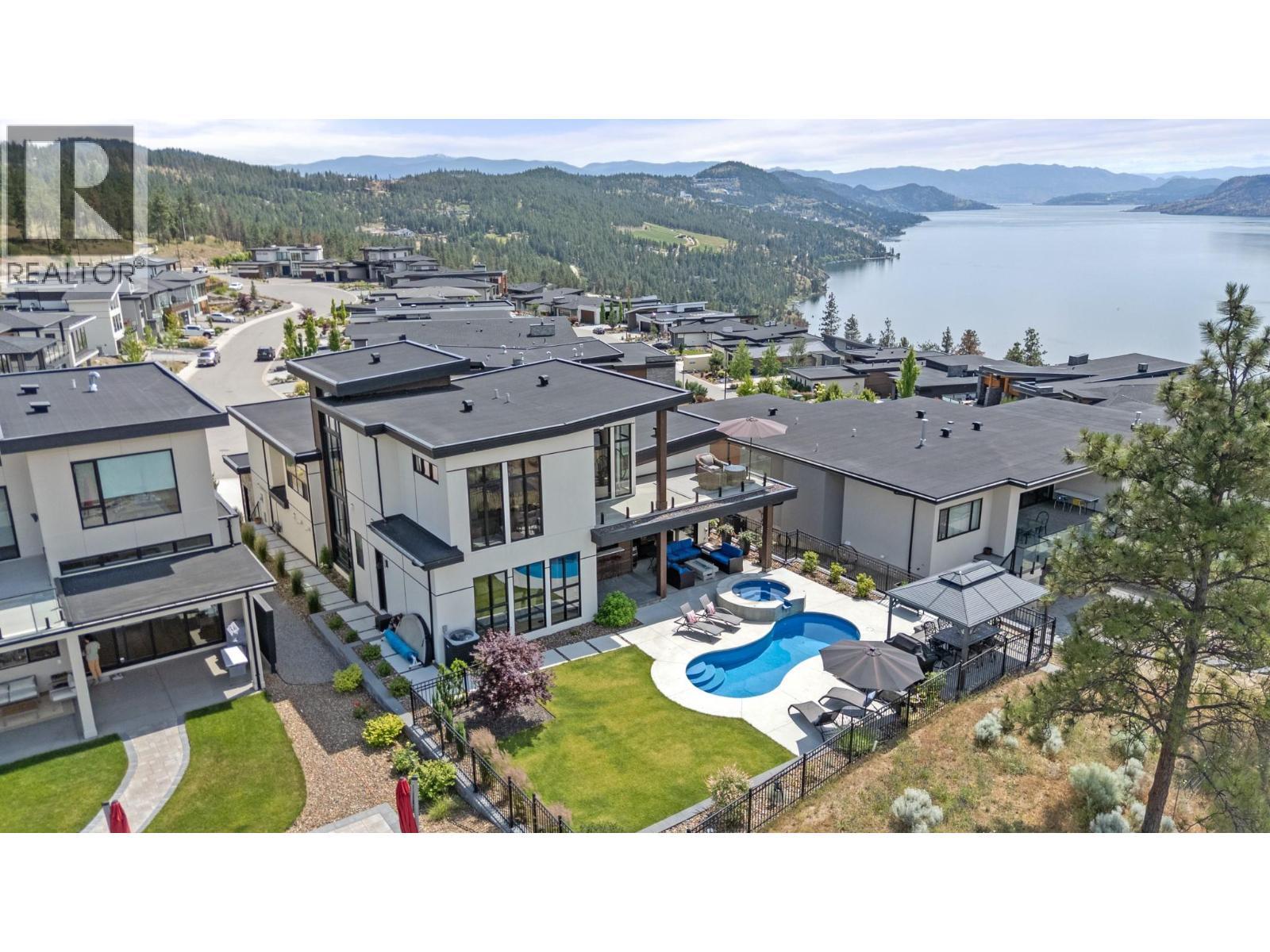 9532 Benchland Drive, Lake Country, BC - Outdoor With Body Of Water With In Ground Pool With View