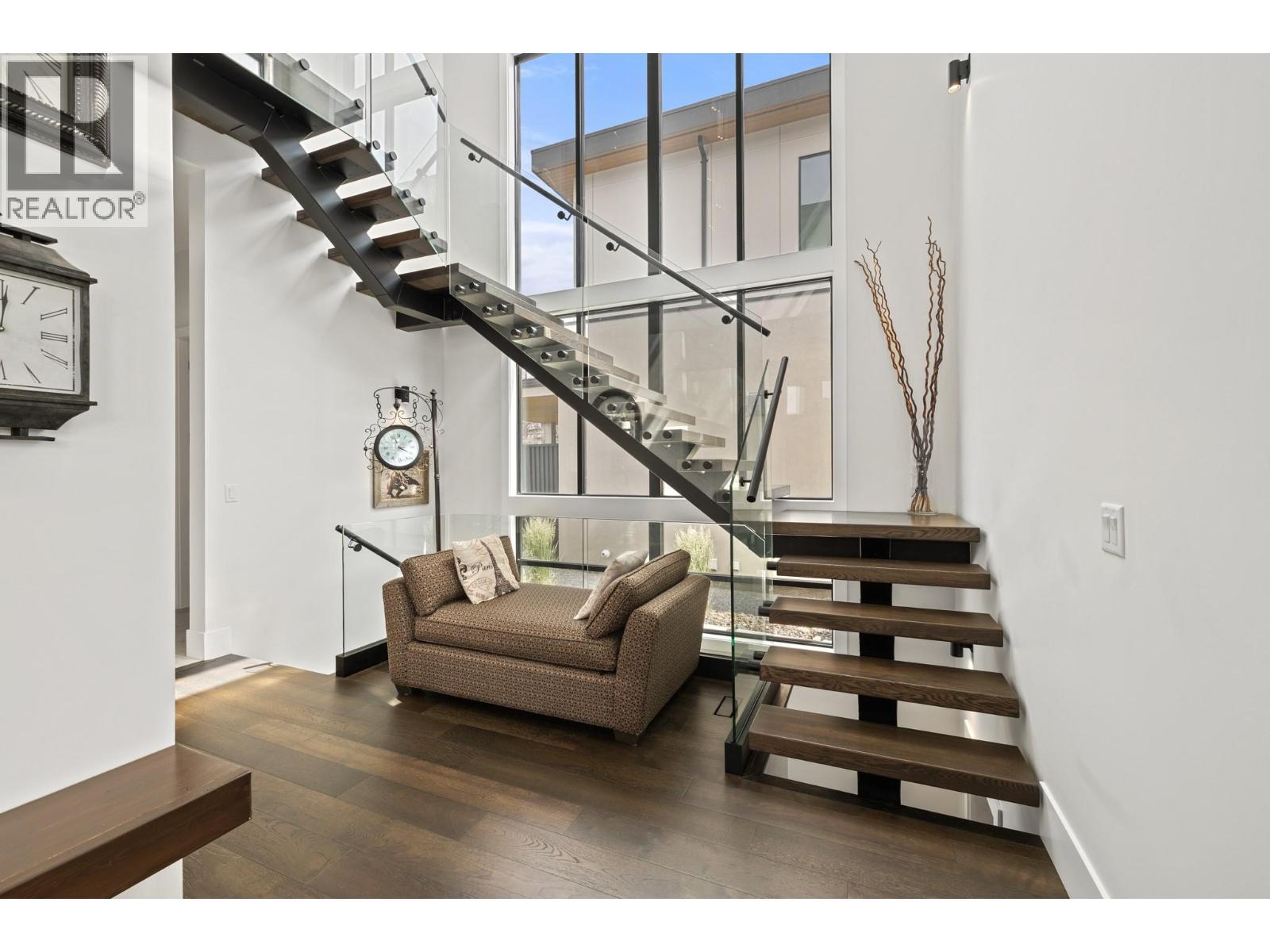 9532 Benchland Drive, Lake Country, BC - Indoor Photo Showing Other Room