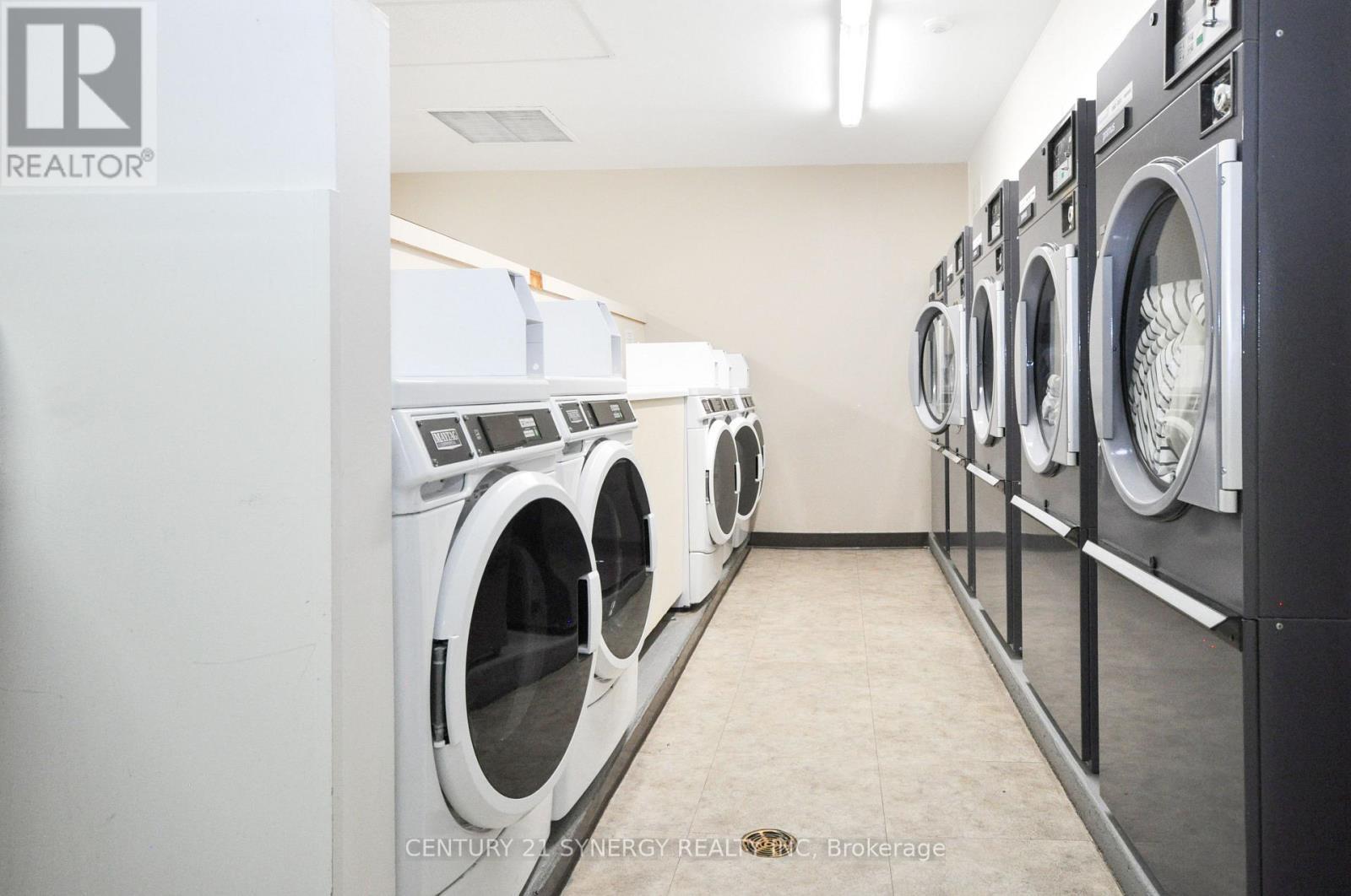 Building Shared Laundry - 631 - 515 St Laurent Boulevard, Ottawa, ON - Indoor Photo Showing Laundry Room