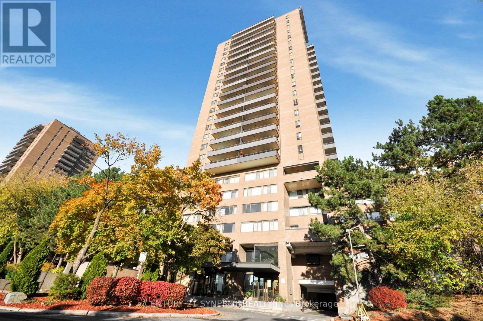 631 - 515 St Laurent Boulevard, Ottawa, ON - Outdoor With Balcony With Facade
