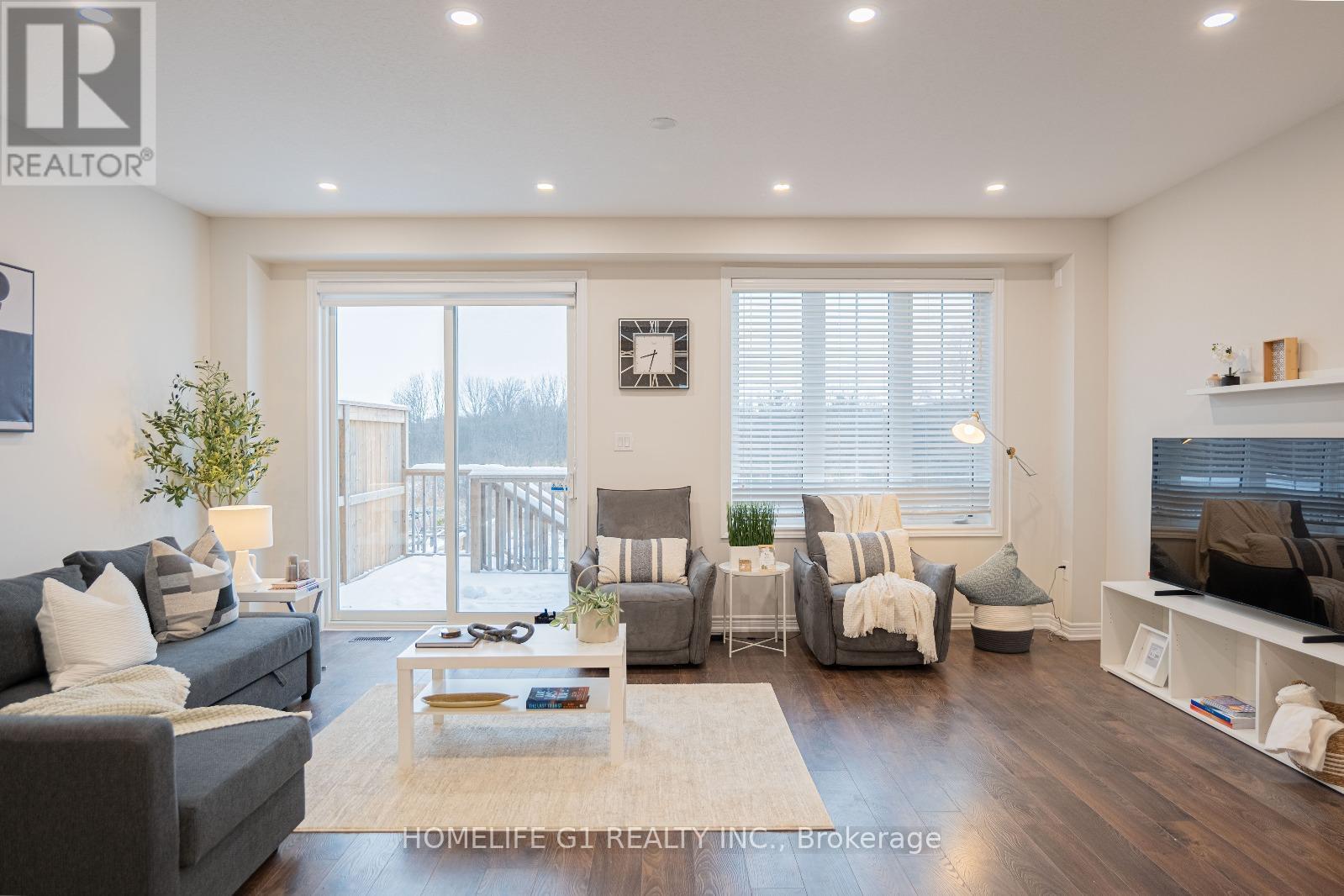 385 Threshing Mill Boulevard, Oakville, ON - Indoor Photo Showing Living Room