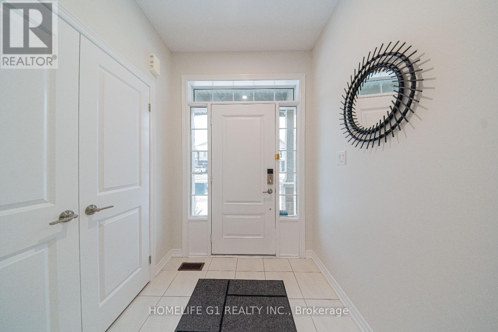 385 Threshing Mill Boulevard, Oakville, ON - Indoor Photo Showing Other Room