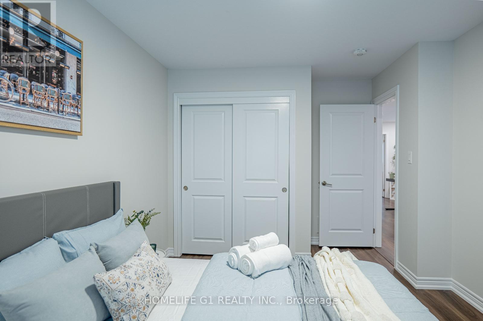 385 Threshing Mill Boulevard, Oakville, ON - Indoor Photo Showing Bedroom