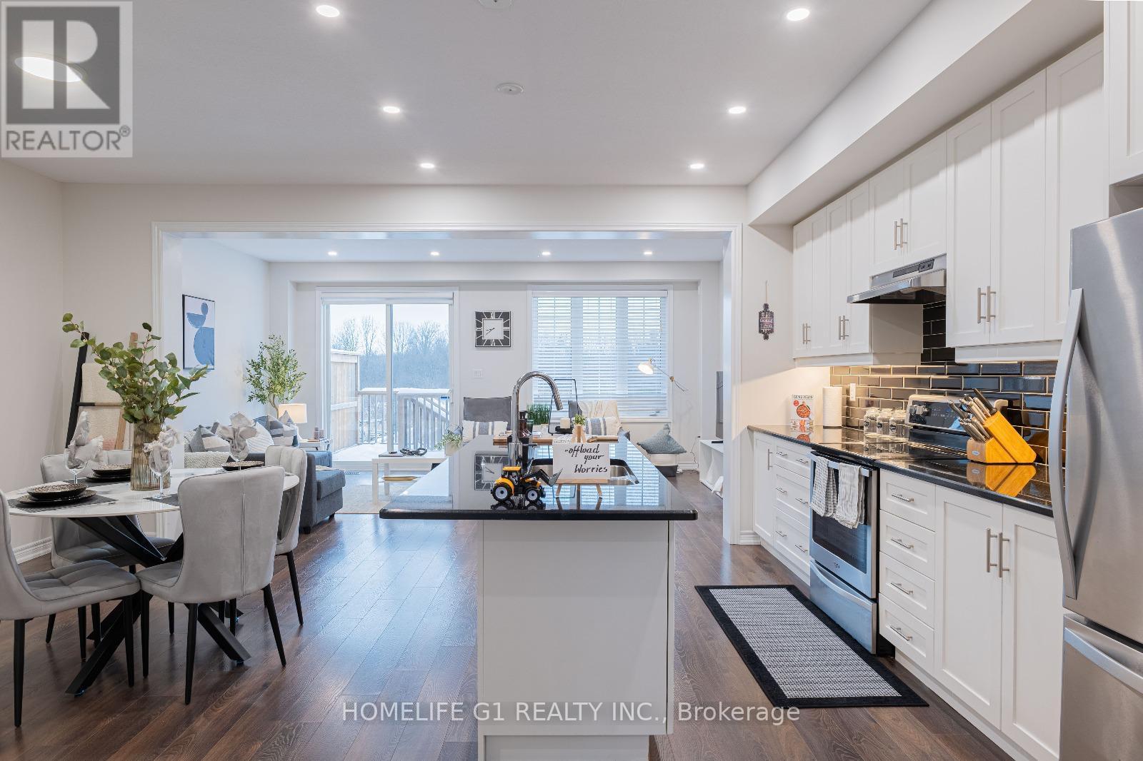 385 Threshing Mill Boulevard, Oakville, ON - Indoor Photo Showing Other Room