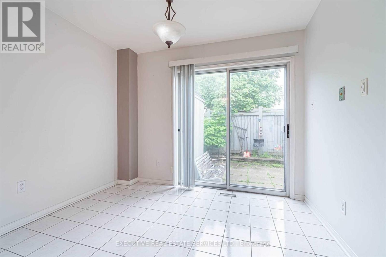 141 Chipmunk Crescent, Brampton, ON - Indoor Photo Showing Other Room