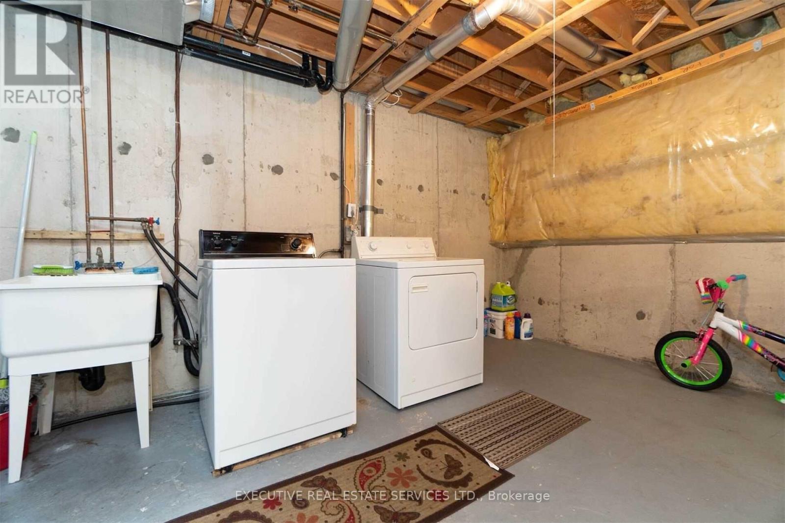 141 Chipmunk Crescent, Brampton, ON - Indoor Photo Showing Laundry Room