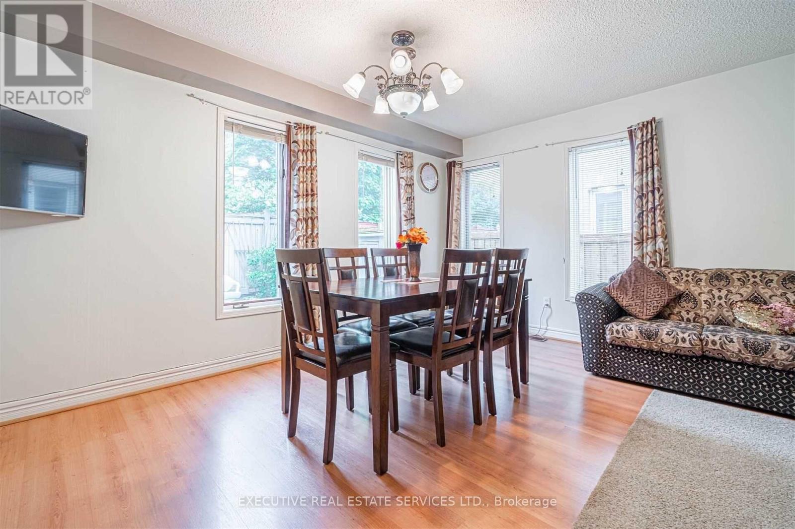 141 Chipmunk Crescent, Brampton, ON - Indoor Photo Showing Dining Room